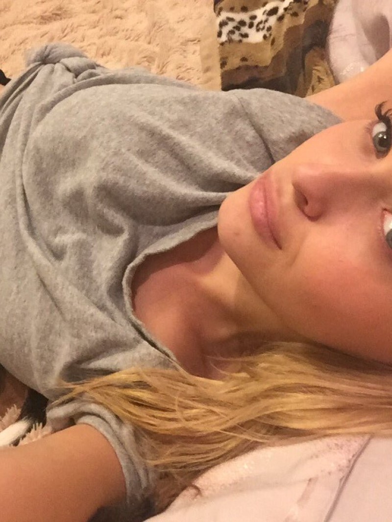 Шлюха Регина Блондинка c 2 размером груди у метро Ленинский Проспект Питер Фото - 3