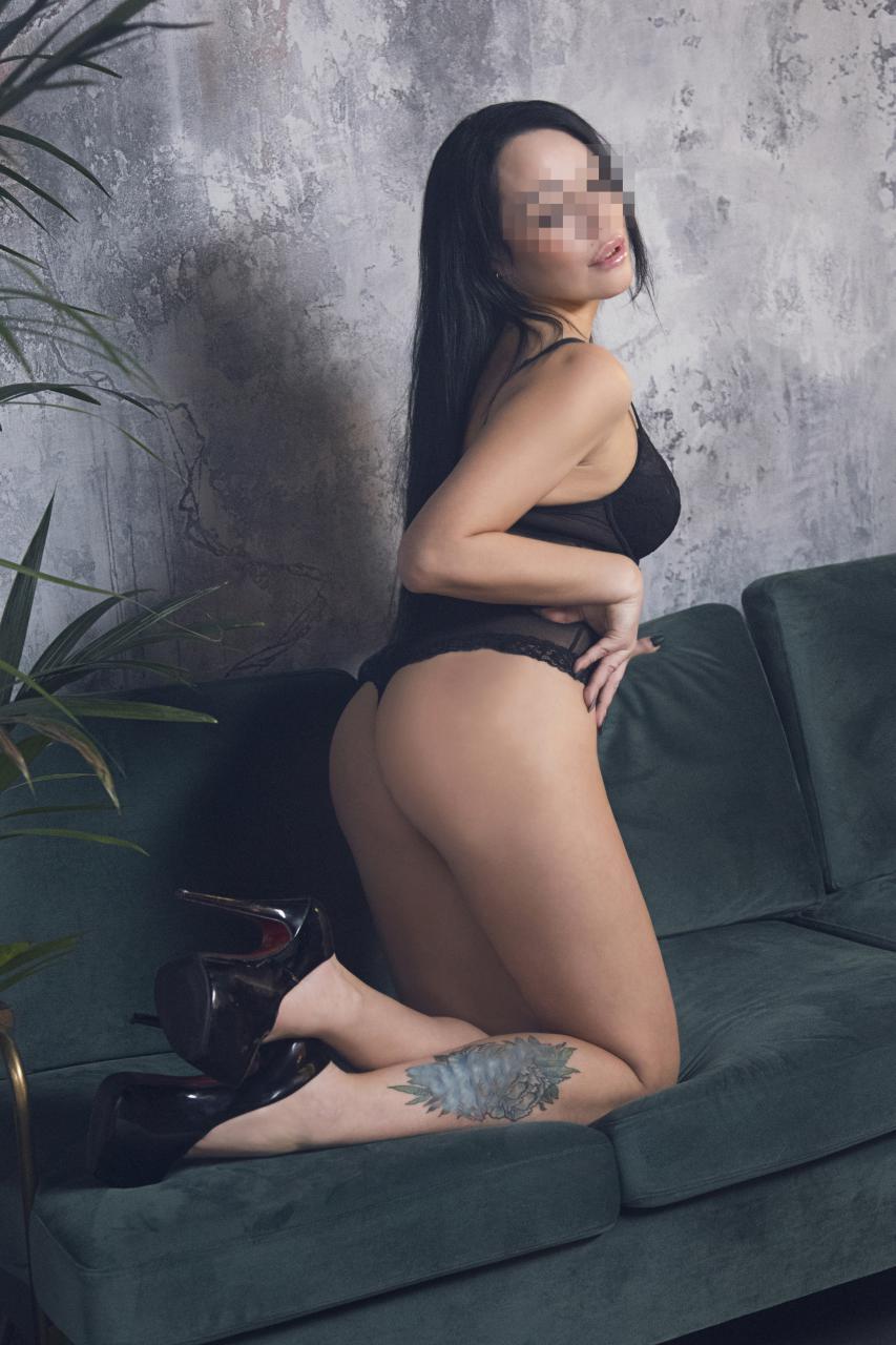 Шлюха Ира Шатенка c 2 размером груди у метро Балтийская Питер Фото - 4