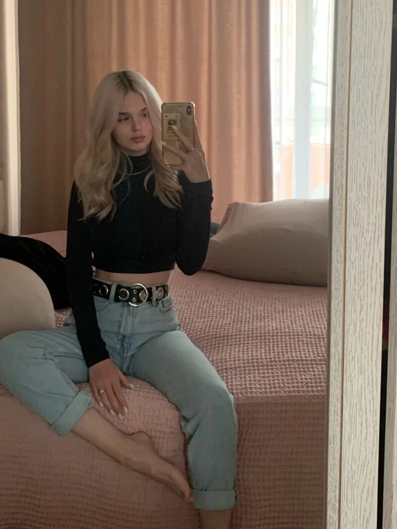 Путана Вика Блондинка c 1 размером груди у метро Гостиный Двор Санкт-Петербург Фото - 3