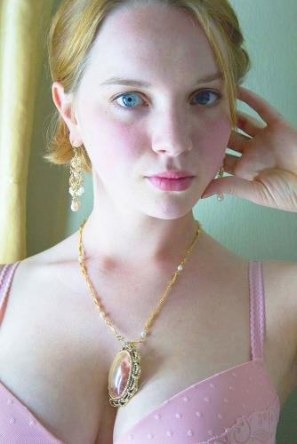 Путана Валя Блондинка c 4 размером груди у метро Волковская Санкт-Петербург Фото - 4