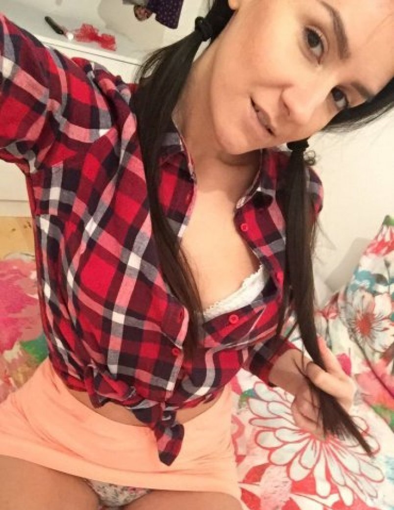 Шлюха Леночка Шатенка c 2 размером груди у метро Балтийская Питер Фото - 3