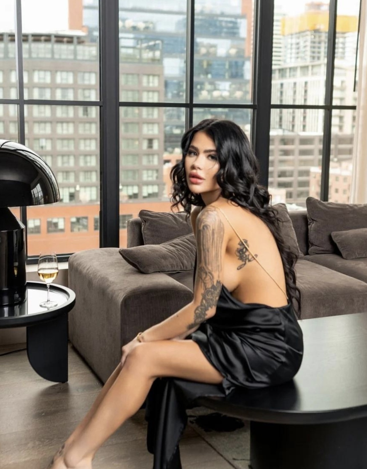 Проститутка Вера Брюнетка c 2 размером груди у метро Горьковская СПб Фото - 4