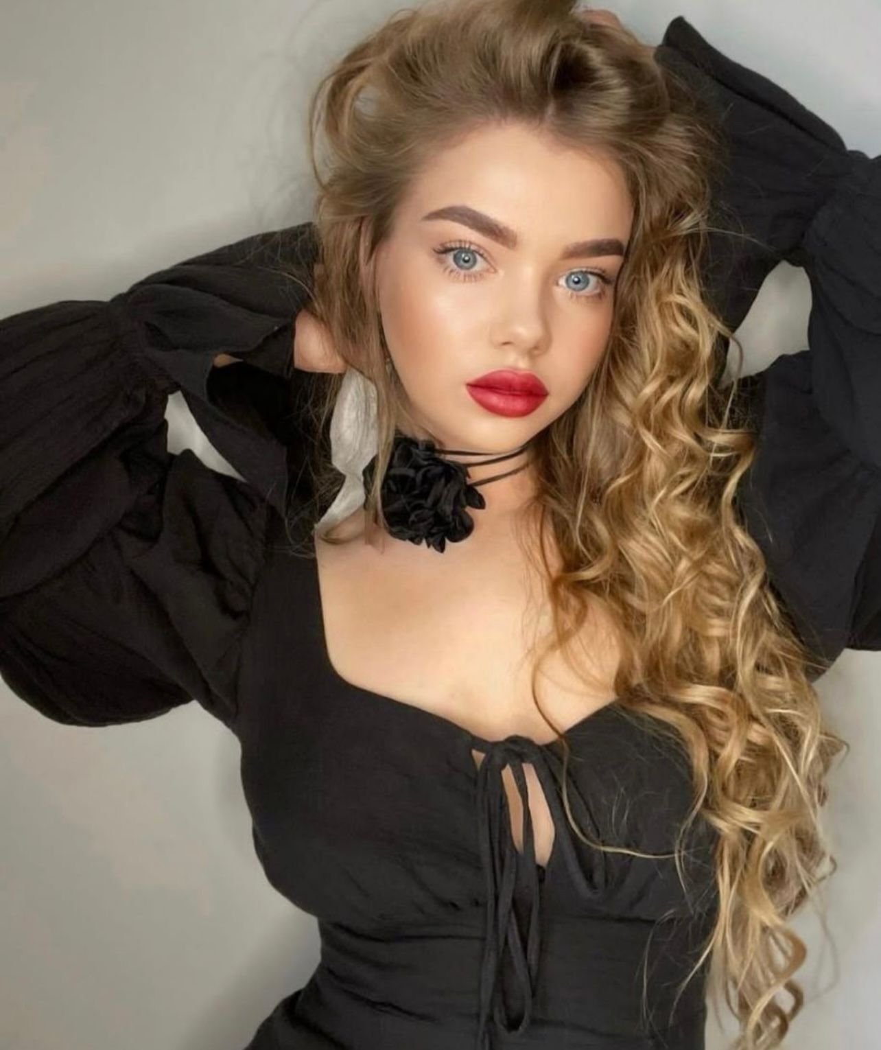 Шлюха Лена Шатенка c 3 размером груди у метро Спортивная Питер Фото - 3