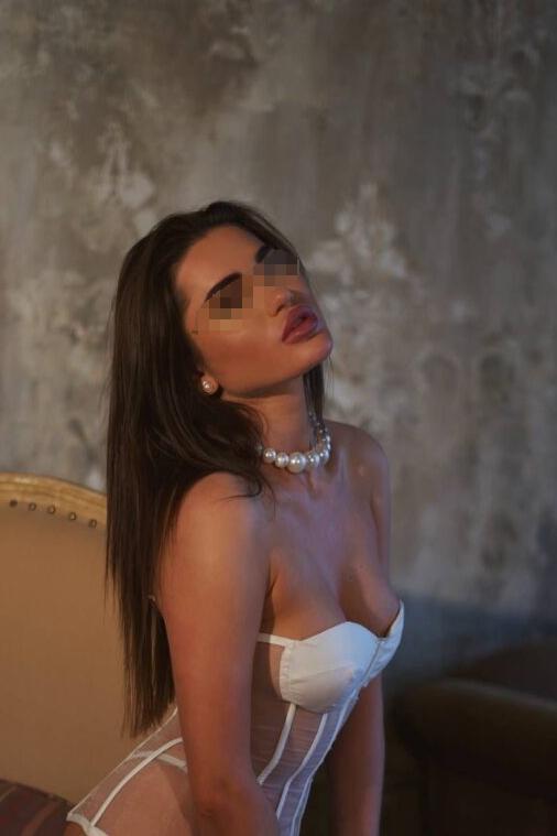 Проститутка индивидуалка Анфиса Брюнетка c 4 размером груди у метро Владимирская СПб Фото - 3